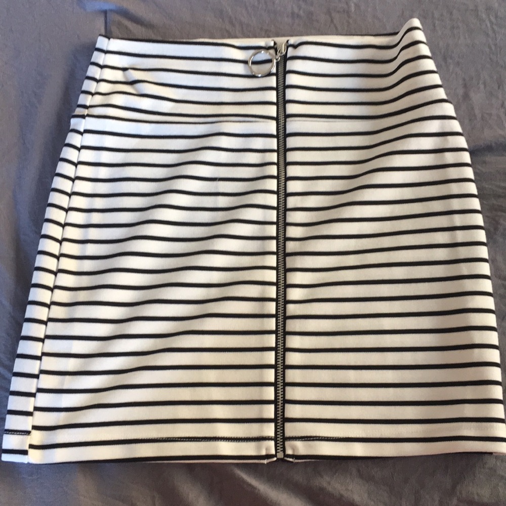 Skirt never worn